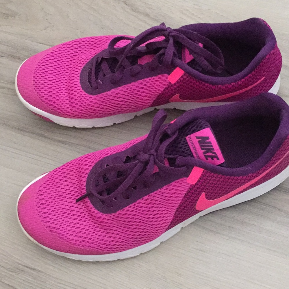 Nike Tennis shoes